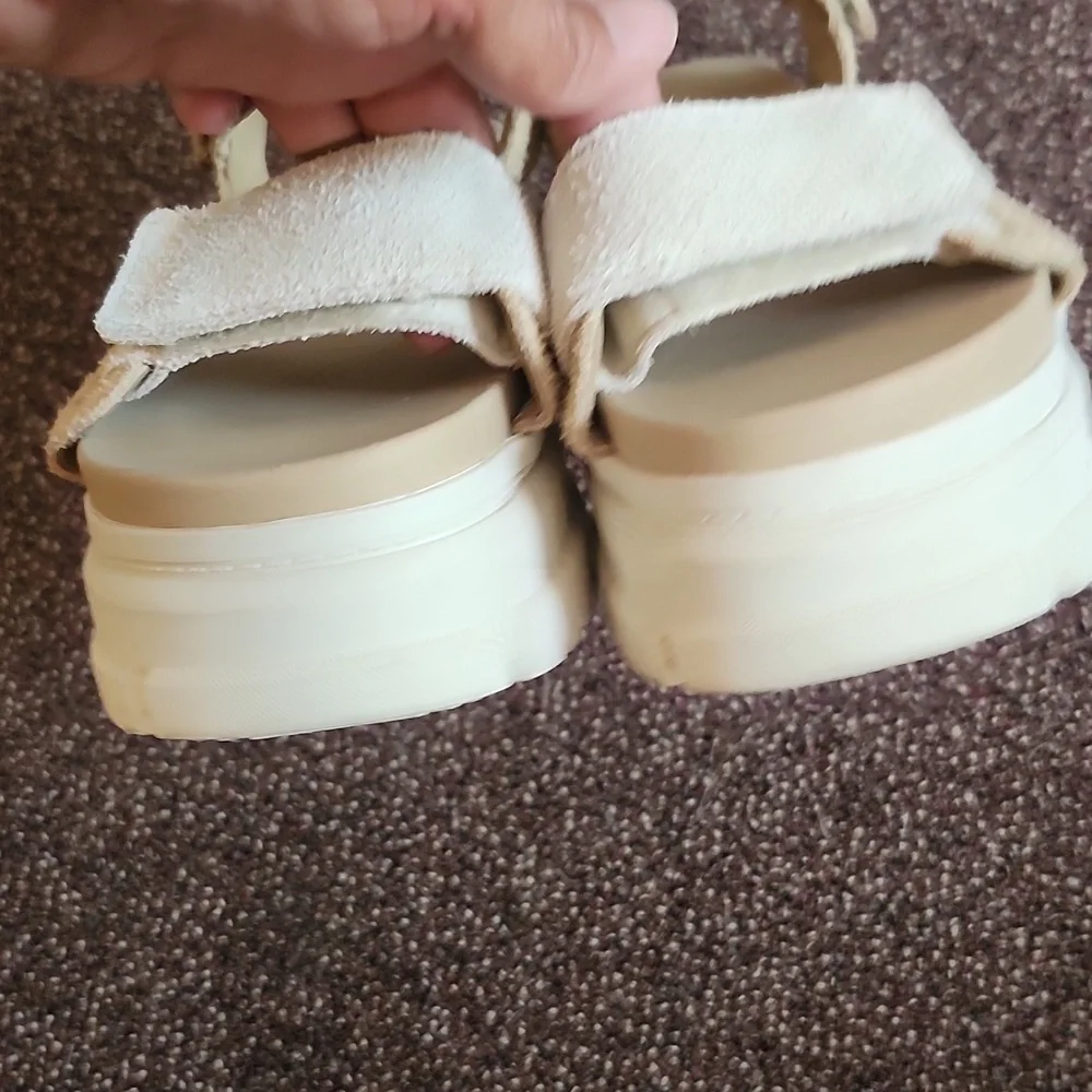 UGG White and Tan Sandals with Padded Straps - Picture 7 of 11